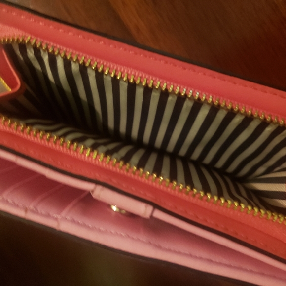 Kate Spade ♠️ Wallet - Picture 4 of 7